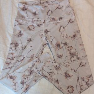Varley Floral Athletic Shorts - Cream and Brown